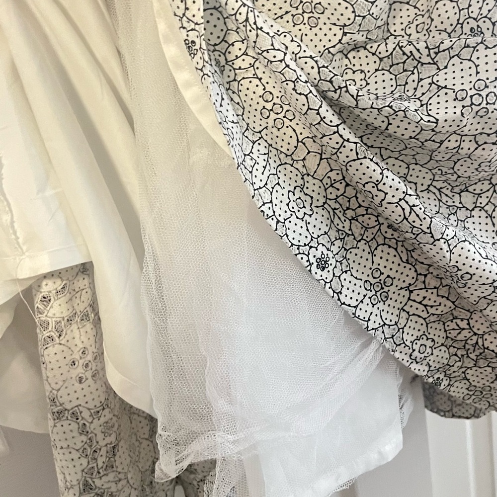 Geode Black and White Floral Dress - Picture 3 of 4